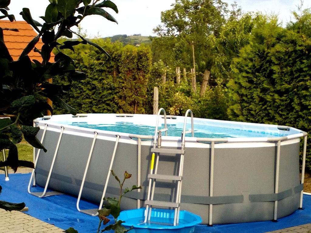 Aniko Apartmanhaz Balatonfoldvar Exterior photo