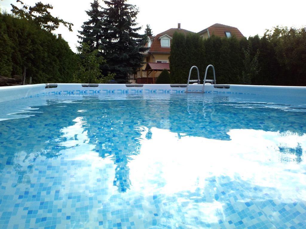 Aniko Apartmanhaz Balatonfoldvar Exterior photo